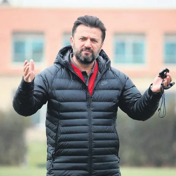 ayni-masada-alkol-aldigi-arkadaslarina-kursun-yagdirdi-2-olu-1-yarali-1652042935625.jpeg Aynı masada alkol aldığı arkadaşlarına kurşun yağdırdı: 2 ölü 1 yaralı-10