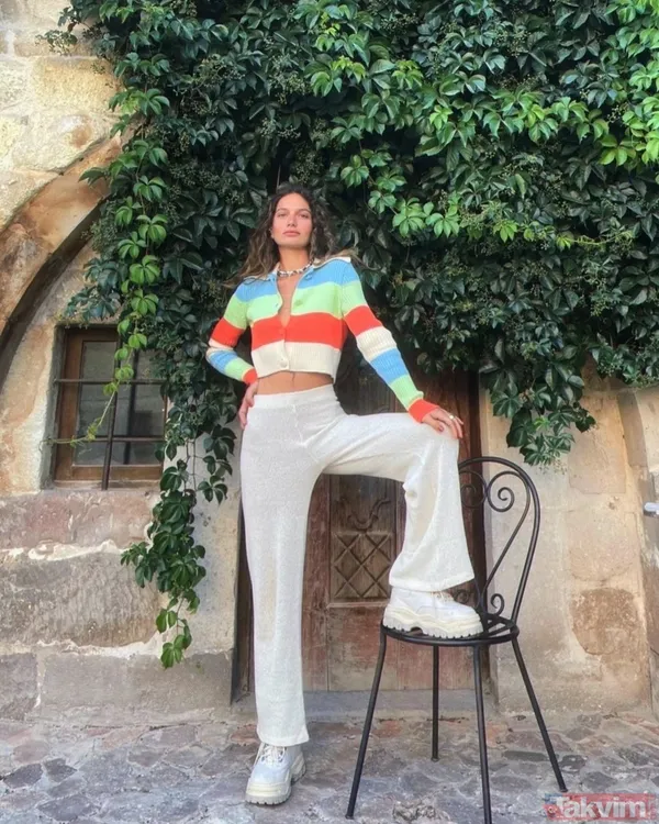 Gülcan Arslan bikinili pozlarıyla sosyal medyayı salladı yorum yağmuruna tutuldu! Barbaroslar Akdeniz'in Kılıcı'nın Despina'sına bakın... - 2