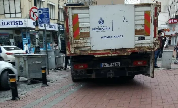CHP’li İBB İYİ Parti’ye çalışıyor! İlçe binasının eşyaları İBB personelleri ve aracı ile taşındı!-2
