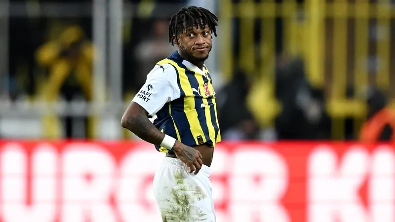 fenerbahce-ligden-cekilirse-fred-takimdan-ayriliyor-menajeri-istanbula-geliyor-1711491589287.jpeg