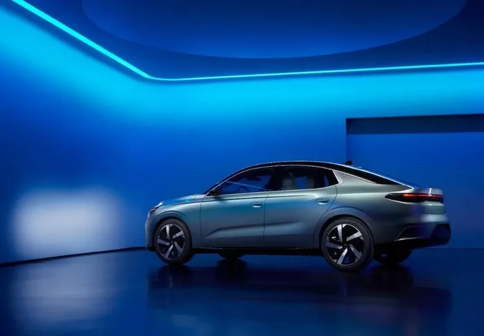 turkiyenin-yerli-ve-milli-otomobili-toggun-yeni-modeli-gorucuye-cikti-iste-ilk-goruntuler-1704831041818.jpeg İşte T10F'den ilk görüntüler | Türkiye'nin yerli ve milli otomobili Togg dünya sahnesinde! Yeni modelin özellikleri neler? Ne zaman yollarda olacak?-9