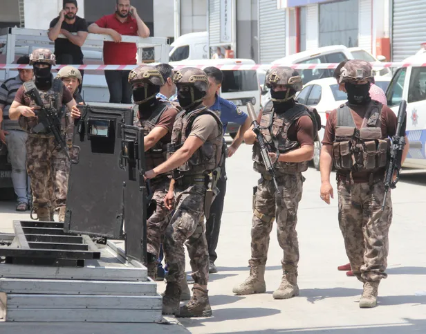 Adana'da inanılmaz olay! Bekçiyi rehin alan cezaevi firarisi, polis operasyona başlayınca intihar etti-4