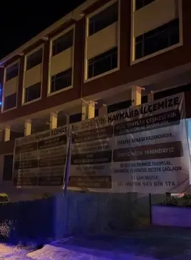 mansur-yavasa-haymanada-pankart-operasyonu-1782043851209.jpg Mansur Yavaş'a Haymana’da pankart operasyonu | İzinsiz afişler gece yarısı tek tek söküldü-4