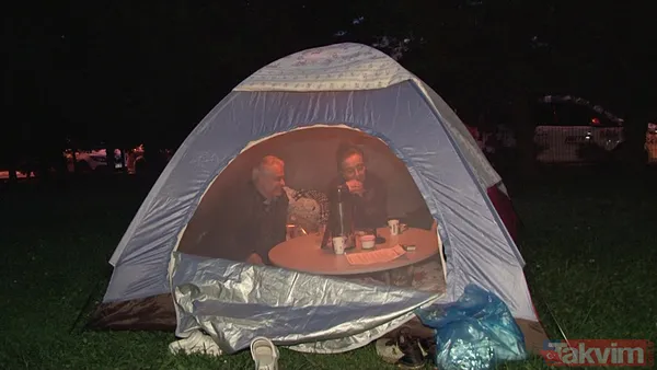 13 saniyelik kabus: İstanbullular sokağa döküldü! Vatandaşlar park ve bahçelerde toplandı - 13