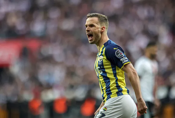 fenerbahcede-ayrilik-zamani-novak-ve-caulker-1657701522398.jpg Fenerbahçe'de ayrılık zamanı! Novak ve Caulker-6