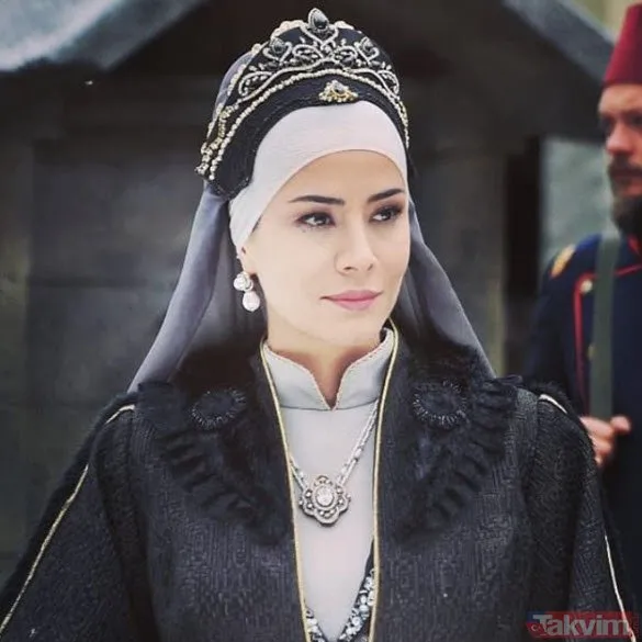 Payitaht Abdülhamid’in Bidar Sultan’ı Özlem Conker yaşıyla herkesi