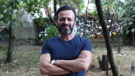 Serhat Mustafa Kılıç’ın ölümünün ardından iki ayrı tepki: Şoray Uzun bilgi kirliliğine, Yıldıray Şahinler yapay zekâ iddialarına karşı çıktı