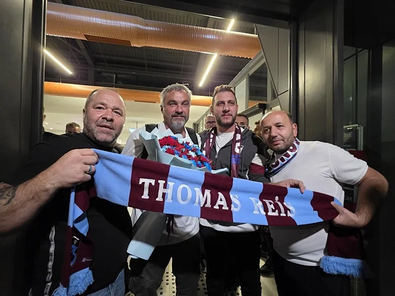 trabzonspor-thomas-reisi-duyurdu-papara-parkta-imza-toreni-1789645494904.jpeg Trabzonspor Thomas Reis'i duyurdu! Süper Lig'i iyi tanıyor-2