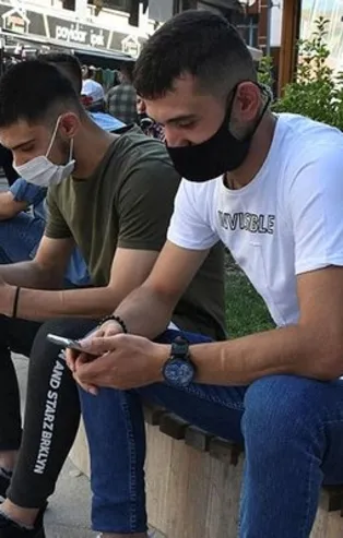 Cep telefonlarındaki mavi tehlikeye karşı kritik uyarı! Aileler dikkat