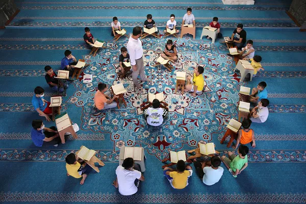 guneydogudaki-camilerdecocuksesi-yankilaniyor-ogrenci-sayisinin-bu-yil-100-bine-ulasmasini-temenni-ediyoruz-1625501152274.jpg Güneydoğu'daki camilerde çocuk sesi yankılanıyor: Öğrenci sayısının bu yıl 100 bine ulaşmasını temenni ediyoruz-3