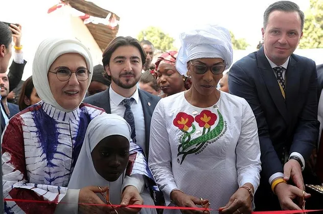 Son dakika: Emine Erdoğan, Gambiya'da cami ve okul açtı: Afrika küllerinden yeniden doğacaktır
