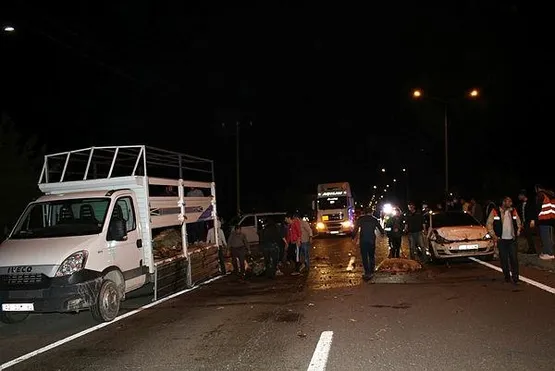 elazigda-yaris-yapan-2-surucu-30-koyunu-telef-etti-1588714795285.jpeg Elazığ'da yarış yapan 2 sürücü 30 koyunu telef etti!-2