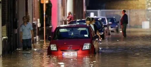 Belçika’da sokaklar sele teslim oldu