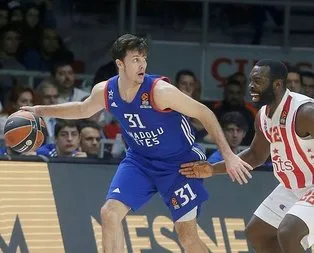 Anadolu Efes Kızılyıldız’a acımadı!