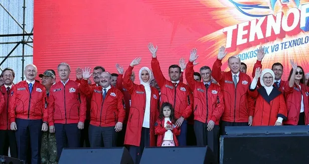 baskan-erdogan-azerbaycanda-duzenlenen-teknofestte-dunyaya-seslendi-verilecek-tek-karis-topragimiz-yok-1653775754895.jpeg
