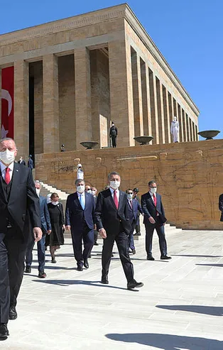 Devlet Anıtkabir'de! İşte o görüntüler