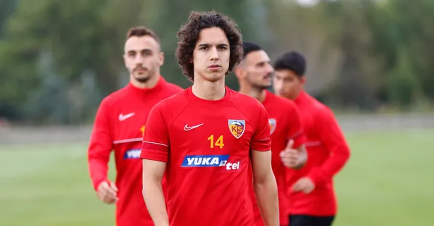 Barcelona transfer etti Kayserispor'da kadroya giremiyor! 17'lik Emre Demir kulübeye demir attı