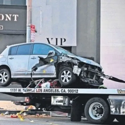 Los Angeles’ta araç kalabalığın içine daldı: 30 kişi yaralandı