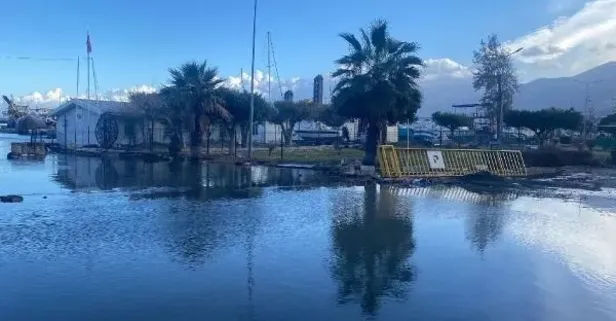 İskenderun'da alarm: Deniz seviyesi yükseldi