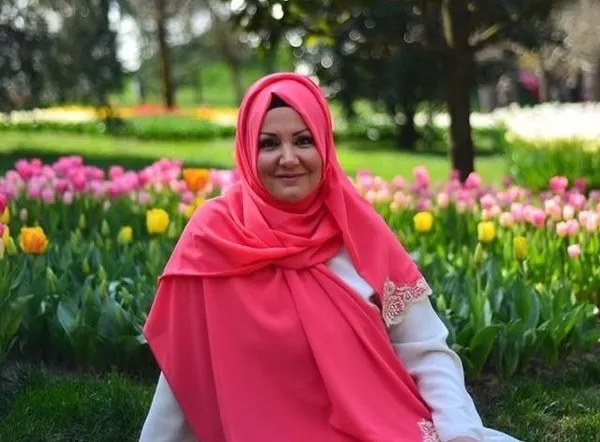 İkbal Gürpınar'dan üzen haber! Babasından sonra annesi de koronavirüsten vefat etti-4