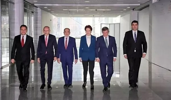 koalisyonda-liste-savaslari-devanin-saadeti-bozuldu-her-partiden-farkli-oneri-1680586647232.jpg Koalisyonda liste savaşları! DEVA'nın itirazları İP'leri kopma noktasına getirdi: Her partiden farklı öneri-4