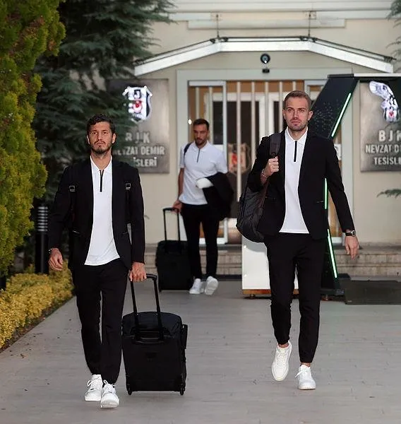 Beşiktaş'ın iki yıldızı Rosier ve Batshuayi bugün Ajax maçında oynayacak-1