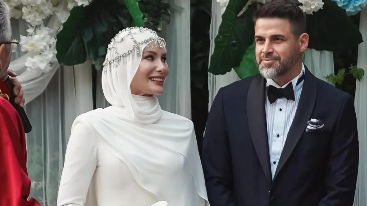 Reshad Strik'ten Gamze Özçelik'e romantik 2. evlilik yıl dön