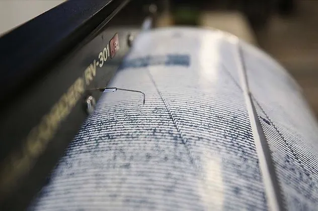 SON DAKİKA DEPREM: Denizli peş peşe 3 depremle sallandı!