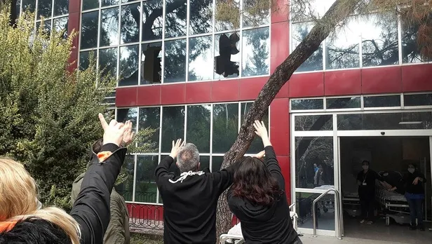 Son dakika: İzmir Tepecik Hastanesi'nde yangın!-2