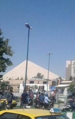 İran Parlamentosu'nda silahlı çatışma