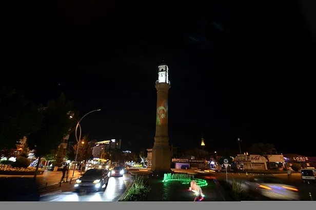 nevsehir-kalesine-isiklarla-azerbaycan-ve-turk-bayragi-yansitildi-1601580412149.jpeg Gardaşa hep destek tam destek: Nevşehir Kalesi'ne ışıklarla Azerbaycan ve Türk bayrağı yansıtıldı-4
