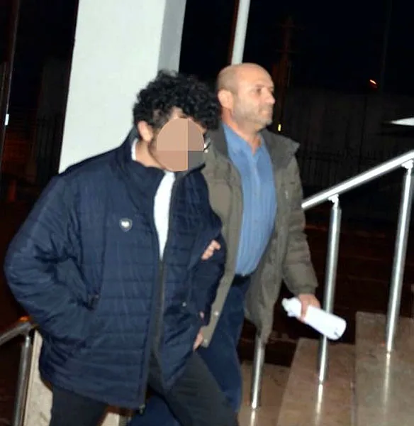 Kayseri'de evlat dehşeti! Sevgilisi ile görüşmesini istemeyen annesini bıçakladı-1