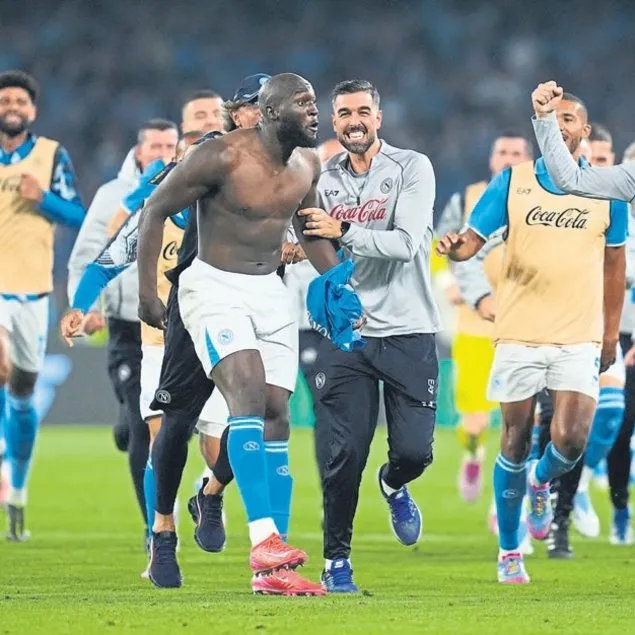 Şampiyon Napoli