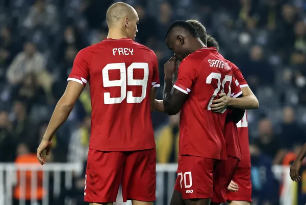 fenerbahceye-samatta-piyangosu-girisime-baslayacaklar-1659971479345.jpg Fenerbahçe'ye Samatta piyangosu! Girişime başlayacaklar-4