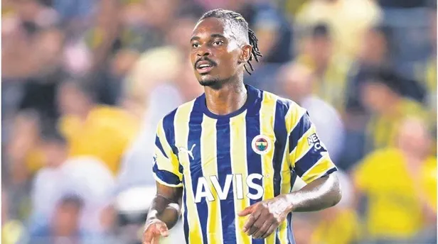 Fenerbahçe Teknik Direktörü İsmail Kartal Hatay maçı öncesi oyuncularıyla toplantı yaptı: Bıraktığımız yerden devam ediyoruz-4