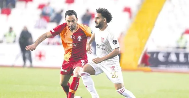 Şampiyon Galatasaray sezonu Sivas mağlubiyetiyle tamamladı
