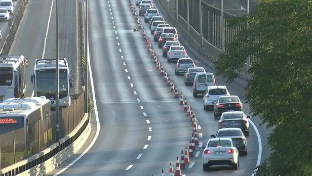 Son dakika: Haliç Köprüsü'ndeki çalışmalar nedeniyle D-100'de trafik yoğunluğu-1