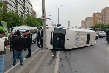 İşçi servisi devrildi: 13 yaralı