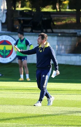 Fenerbahçe'de Emre Belözoğlu'nun önceliği şampiyonluk! "Benim imzam sorun değil"