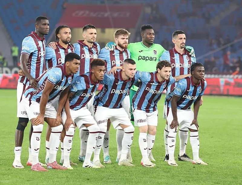 super-ligde-dev-mac-trabzonspor-galatasarayi-konuk-ediyor-akyazida-derbi-heyecani-trabzonsporda-orta-saha-terc-1789739804268.jpeg Akyazı'da derbi heyecanı: Trabzonspor'da orta saha tercihi! Galatasaray'da 10 numara sürprizi-9