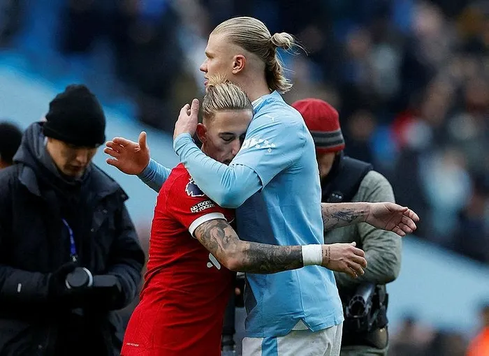 ingiltere-premier-ligin-devleri-yenisemedi-manchester-city-1-liverpool-1-1700925136657.jpeg İngiltere Premier Lig'in devleri yenişemedi! Manchester City: 1 - Liverpool: 1-4