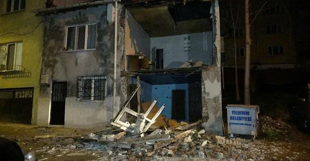 Son dakika: Bursa’da lodos bir evin duvarını yıktı