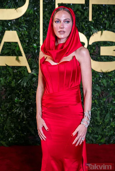 Kızıldeniz Film Festivali'ne yıldızlar akın etti! Burak Özçivit, Meryem Uzerli ve Hande Erçel Hollywood yıldızlarıyla! - 4