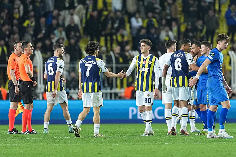 Fenerbahçe'de 11 sürprizi! İsmail Kartal'dan Olympiakos maçı için flaş tercih - 6
