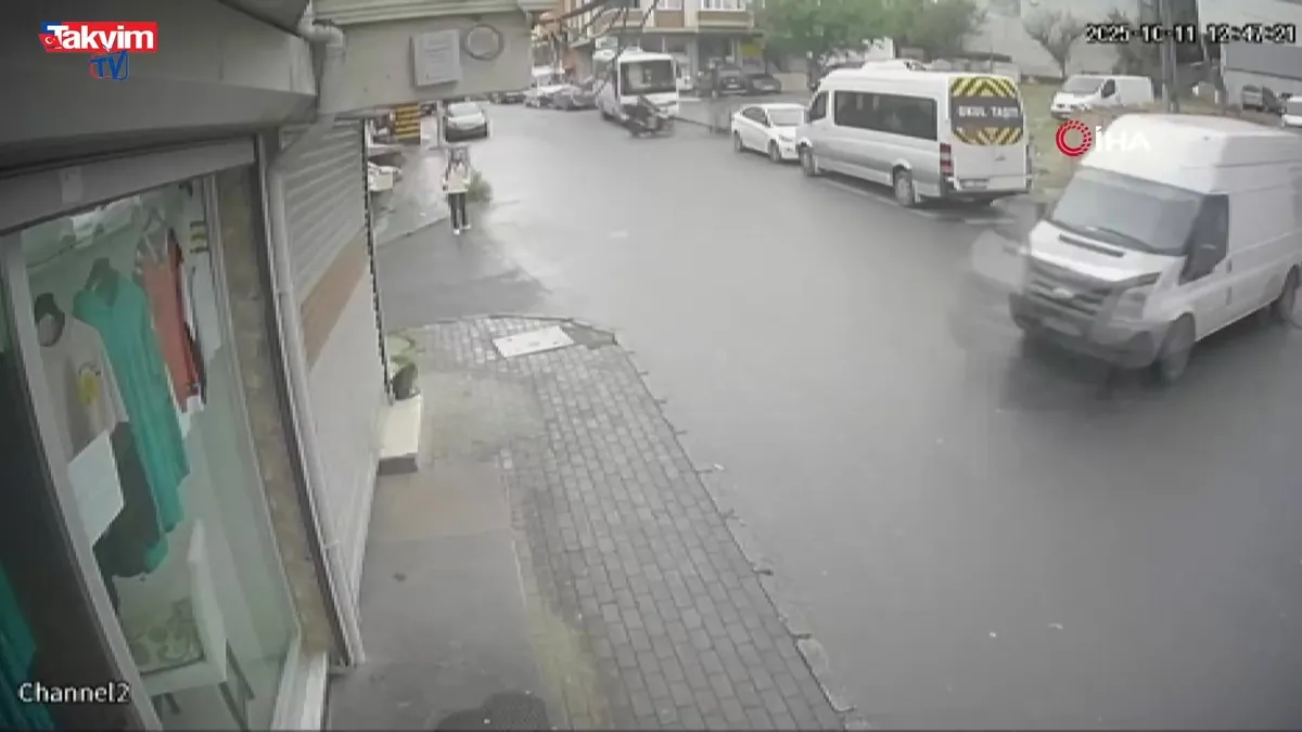Avcılar'da feci kaza! Freni boşalan panelvan dükkana daldı