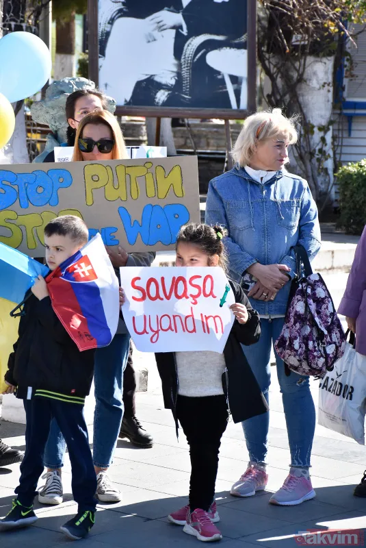 SON DAKİKA: Rusya Ukrayna savaşında son durum! Türkiye'deki Ukraynalılar Rusya'yı protesto etmek için meydanlara akın etti - 12