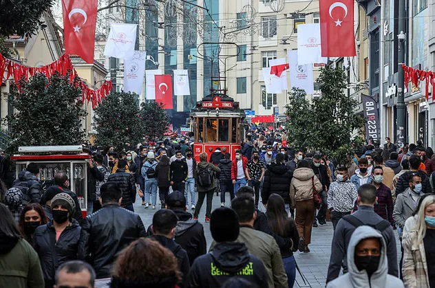 Uzmanlardan dikkat çeken koronavirüs tahmini! Vaka sayısı 20 bini bulacak