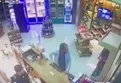 Husumetli olduğu akrabasına tekel bayisinde böyle kurşun yağdırdı!