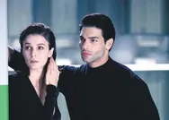 ATV’nin yeni dizisi ‘Akıncı’nın yıldızları Şükrü Özyıldız ile Büşra Develi sette oldukça eğlenceli anlar yaşıyor