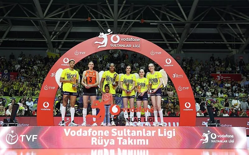 Eczacıbaşı Dynavit'i 3-0 yenen Fenerbahçe Opet, Voleybol Vodafone Sultanlar Ligi şampiyonu oldu-4